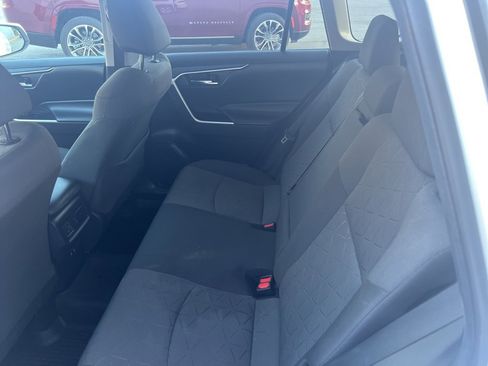 Used 2021 Toyota RAV4 XLE image 32
