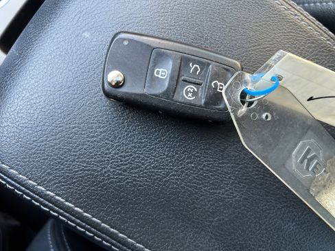 Certified 2022 Volkswagen Passat 2.0T image 34