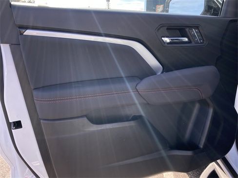 Used 2025 Chevrolet Colorado Z71 w/ Z71 Convenience Package 2 image 21