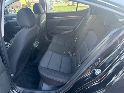 Used 2018 Hyundai Elantra Value Edition FWD image 12