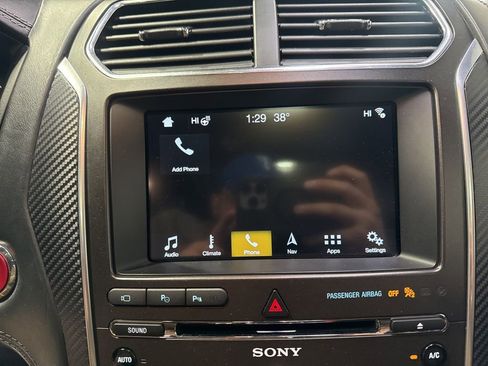 Used 2018 Ford Explorer Platinum image 30