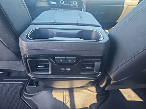 Used 2024 GMC Sierra 1500 AT4 w/ Technology Package AWD/4WD image 34