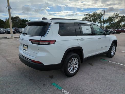 New 2025 Jeep Grand Cherokee L Laredo image 5