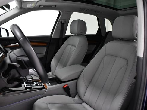 Used 2022 Audi Q5 2.0T Premium Plus w/ Premium Plus Package AWD/4WD image 19