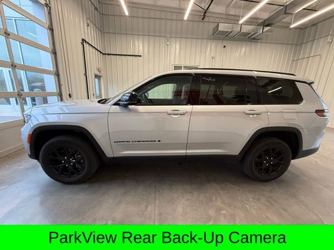 Used 2024 Jeep Grand Cherokee L Laredo image 7