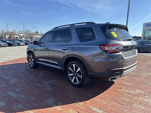 Certified 2024 Honda Pilot Touring image 6