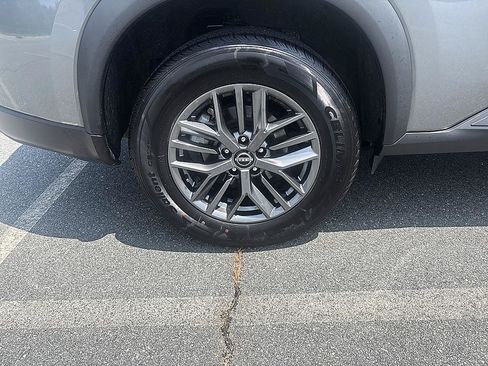 Certified 2024 Nissan Rogue S FWD image 12