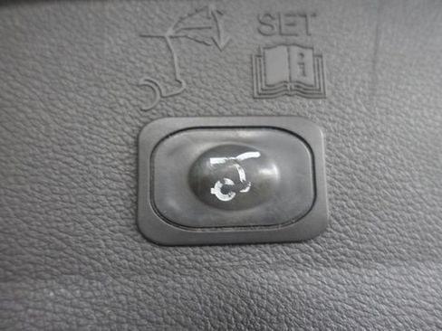 Used 2018 Ford Escape SEL AWD/4WD image 21