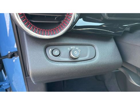 Used 2024 Chevrolet Trax RS w/ Driver Confidence Package image 19