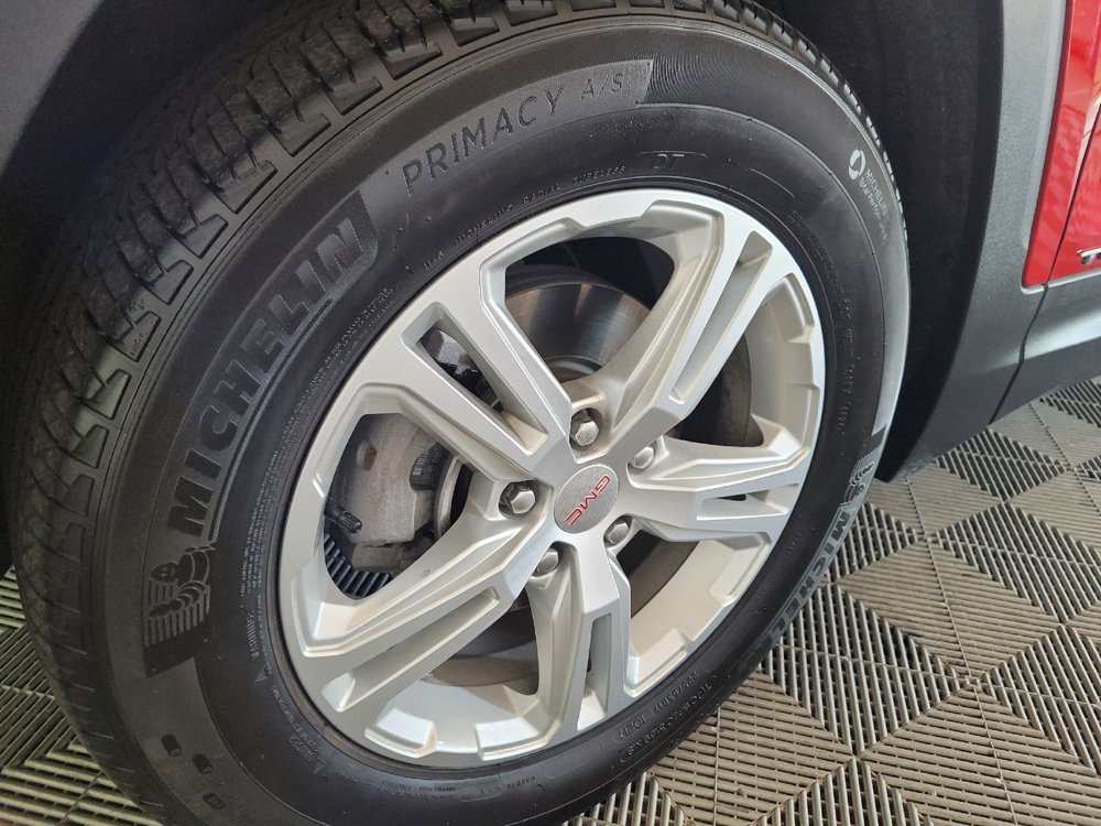 Used 2024 GMC Terrain SLE FWD image 31