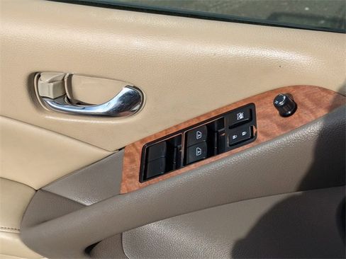 Used 2013 Nissan Murano LE w/ Platinum Pkg image 12