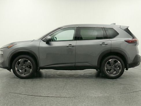 Used 2025 Nissan Rogue SV image 5