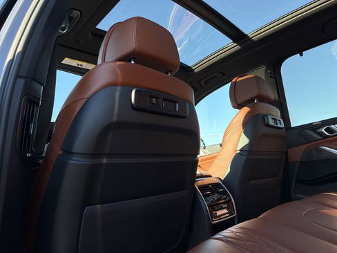 Used 2021 BMW X5 xDrive40i w/ M Sport Package image 31