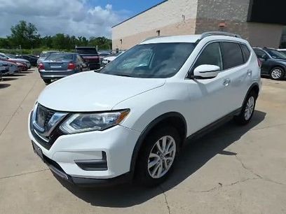 Used 2017 Nissan Rogue SV