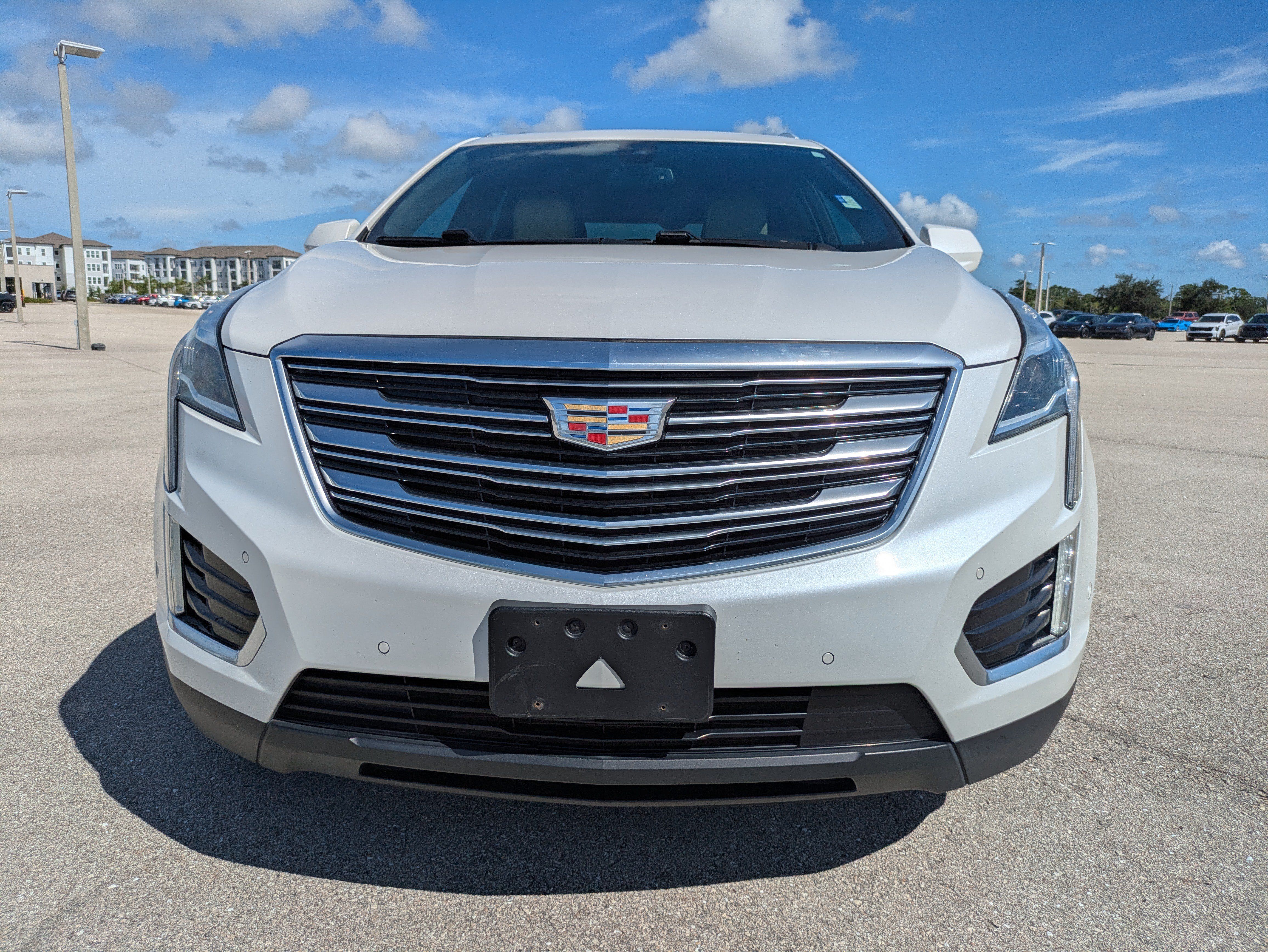 Used 2017 Cadillac XT5 Premium Luxury w/ Driver Assist Package AWD/4WD image 9