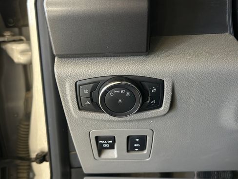 Used 2018 Ford F150 XLT w/ Equipment Group 302A Luxury AWD/4WD image 24