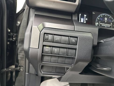 Used 2025 Toyota 4Runner SR5 AWD/4WD image 30