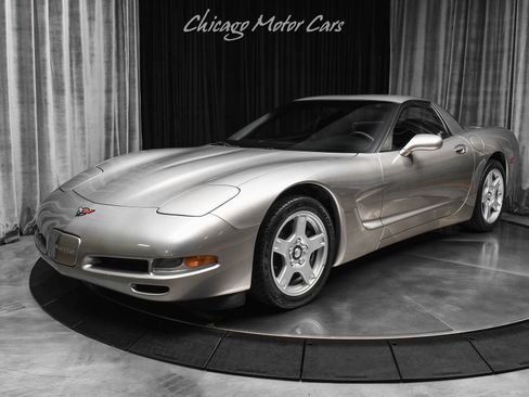 Used 1999 Chevrolet Corvette Coupe w/ Lighting Pkg RWD image 24