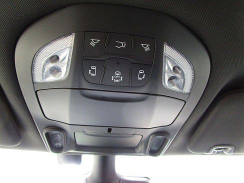 Used 2022 Chrysler Pacifica Limited w/ S Appearance Package image 22