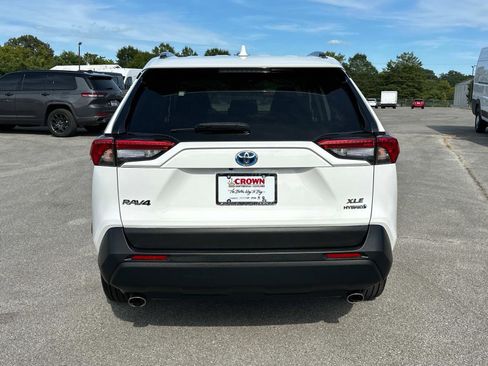 Used 2020 Toyota RAV4 XLE image 5