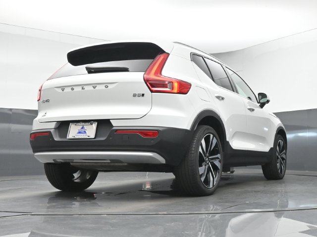 Used 2024 Volvo XC40 B5 Plus w/ Climate Package AWD/4WD image 16