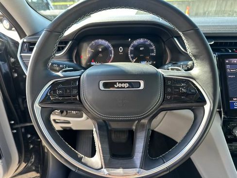 Used 2022 Jeep Grand Cherokee Overland AWD/4WD image 33