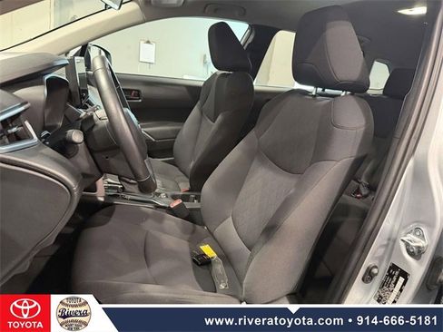 Used 2023 Toyota Corolla Cross LE image 14