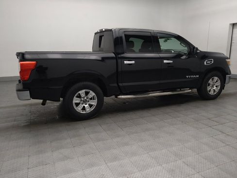 Used 2017 Nissan Titan SV image 10