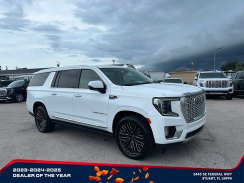 Used 2021 GMC Yukon XL Denali w/ Denali Premium Package RWD image 2