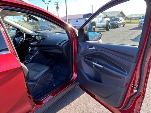 Used 2014 Ford Escape Titanium w/ Equipment Group 401A FWD image 28