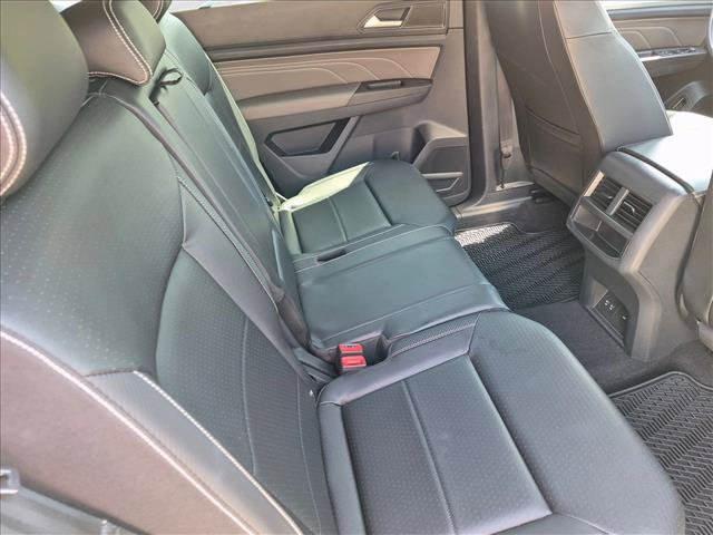 Used 2022 Volkswagen Atlas Cross Sport SE FWD image 19
