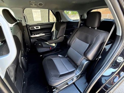 Certified 2023 Ford Explorer XLT w/ Class IV Trailer Tow Package image 24