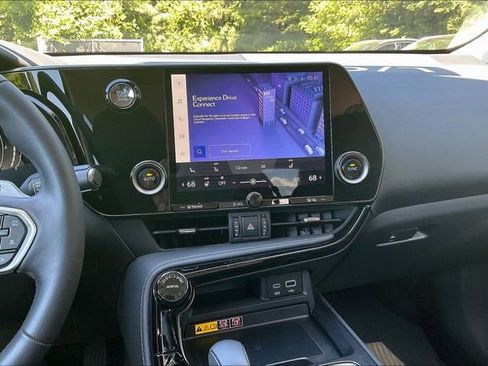 Certified 2025 Lexus NX 350 AWD w/ Accessory Package (2T) image 9