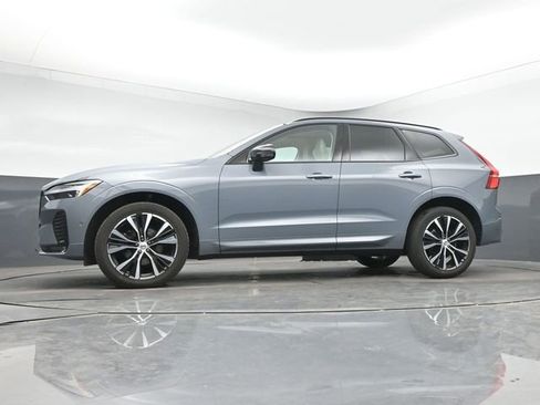 Used 2023 Volvo XC60 B5 Plus AWD/4WD image 14
