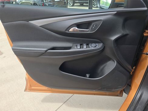 Used 2025 Buick Envista Preferred FWD image 11
