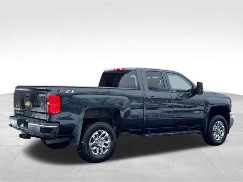 Used 2019 Chevrolet Silverado 2500 LT w/ LT Convenience Package image 7