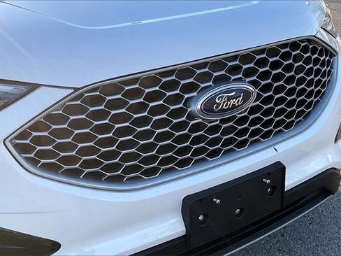 Used 2023 Ford Edge SEL image 27