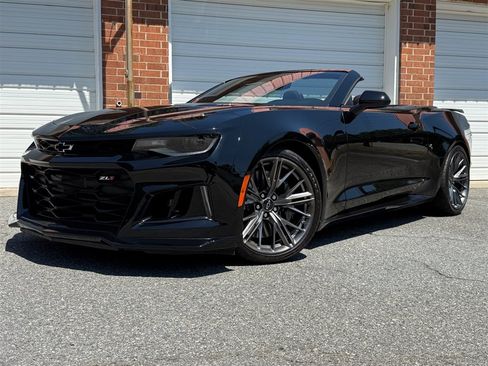 Used 2023 Chevrolet Camaro ZL1 RWD image 8