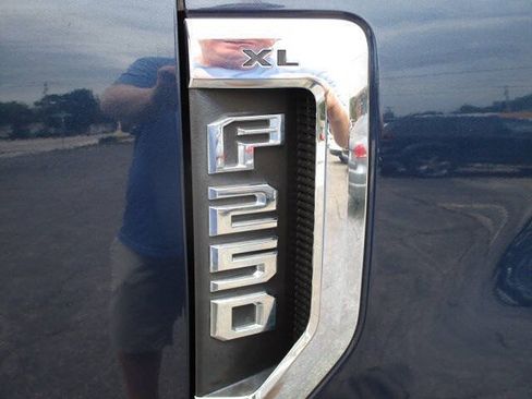 Used 2019 Ford F250 XL w/ Power Equipment Group AWD/4WD image 36