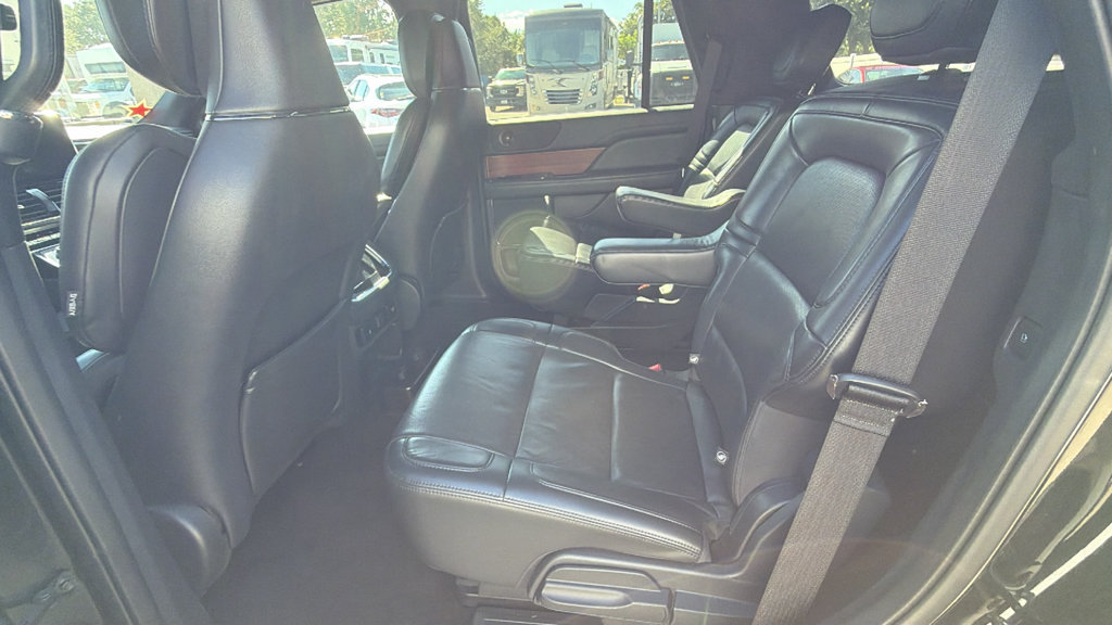 Used 2023 Lincoln Navigator Reserve RWD image 23