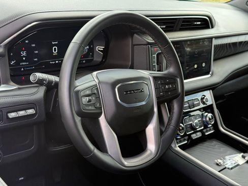 Used 2024 GMC Yukon Denali AWD/4WD image 19