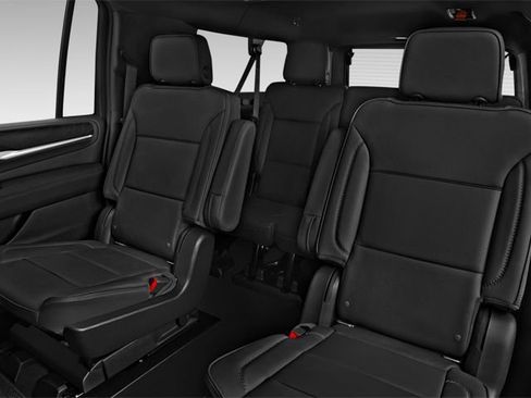 Used 2024 GMC Yukon XL Denali w/ Advanced Technology Package image 11