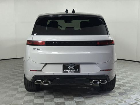 New 2026 Land Rover Range Rover Sport Dynamic SE image 4