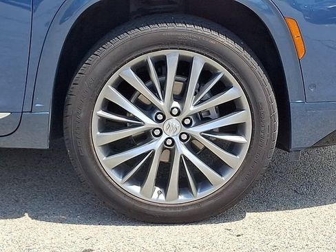 Certified 2025 Buick Enclave Avenir w/ Super Cruise Package AWD/4WD image 8