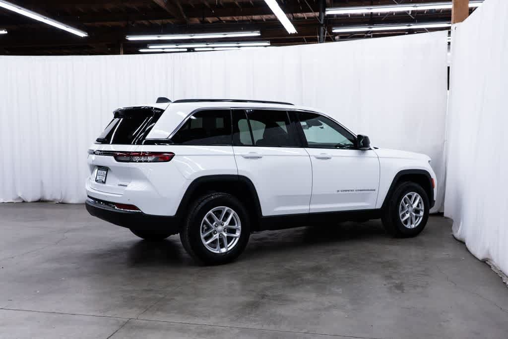 Used 2025 Jeep Grand Cherokee Laredo X AWD/4WD image 6