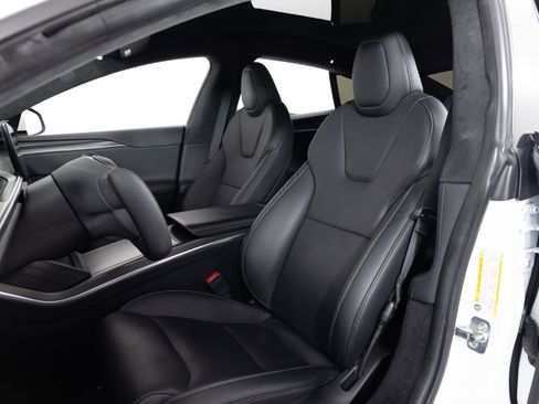 Used 2022 Tesla Model S Plaid image 14