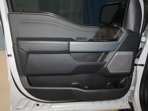 Used 2022 Ford F150 Lariat AWD/4WD image 5