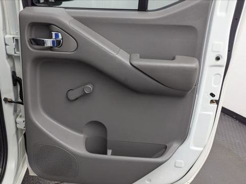 Used 2018 Nissan Frontier S RWD image 19