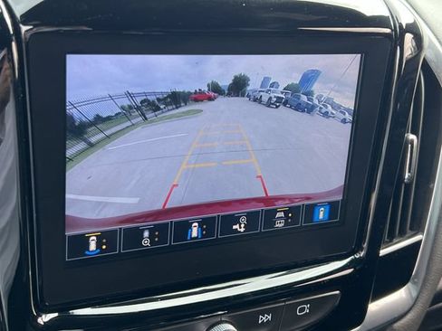 Used 2023 Chevrolet Traverse RS FWD image 14