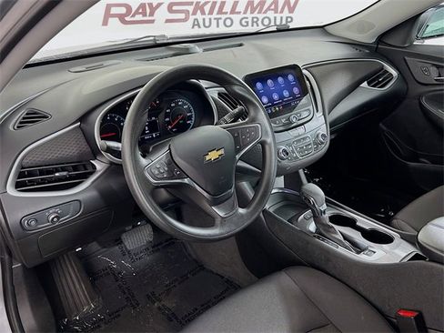 Used 2024 Chevrolet Malibu LT image 32